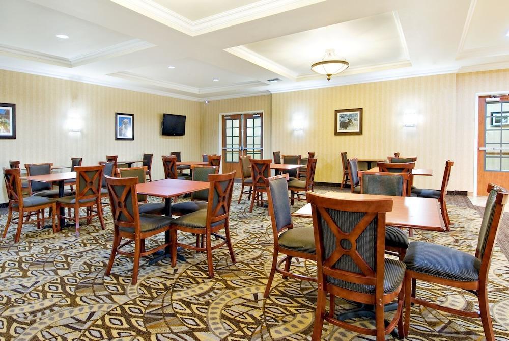 Holiday Inn Express & Suites Klamath Falls Central By Ihg Exterior foto