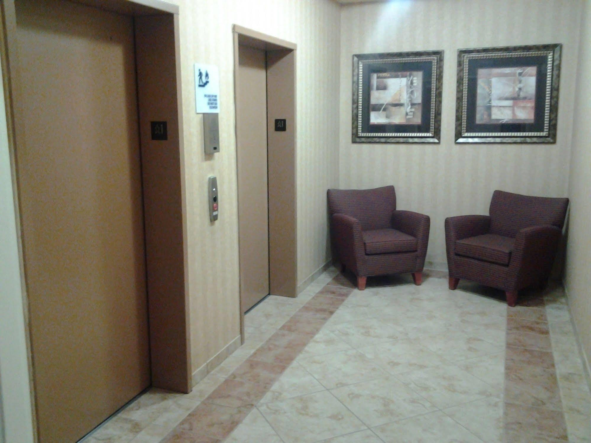 Holiday Inn Express & Suites Klamath Falls Central By Ihg Exterior foto