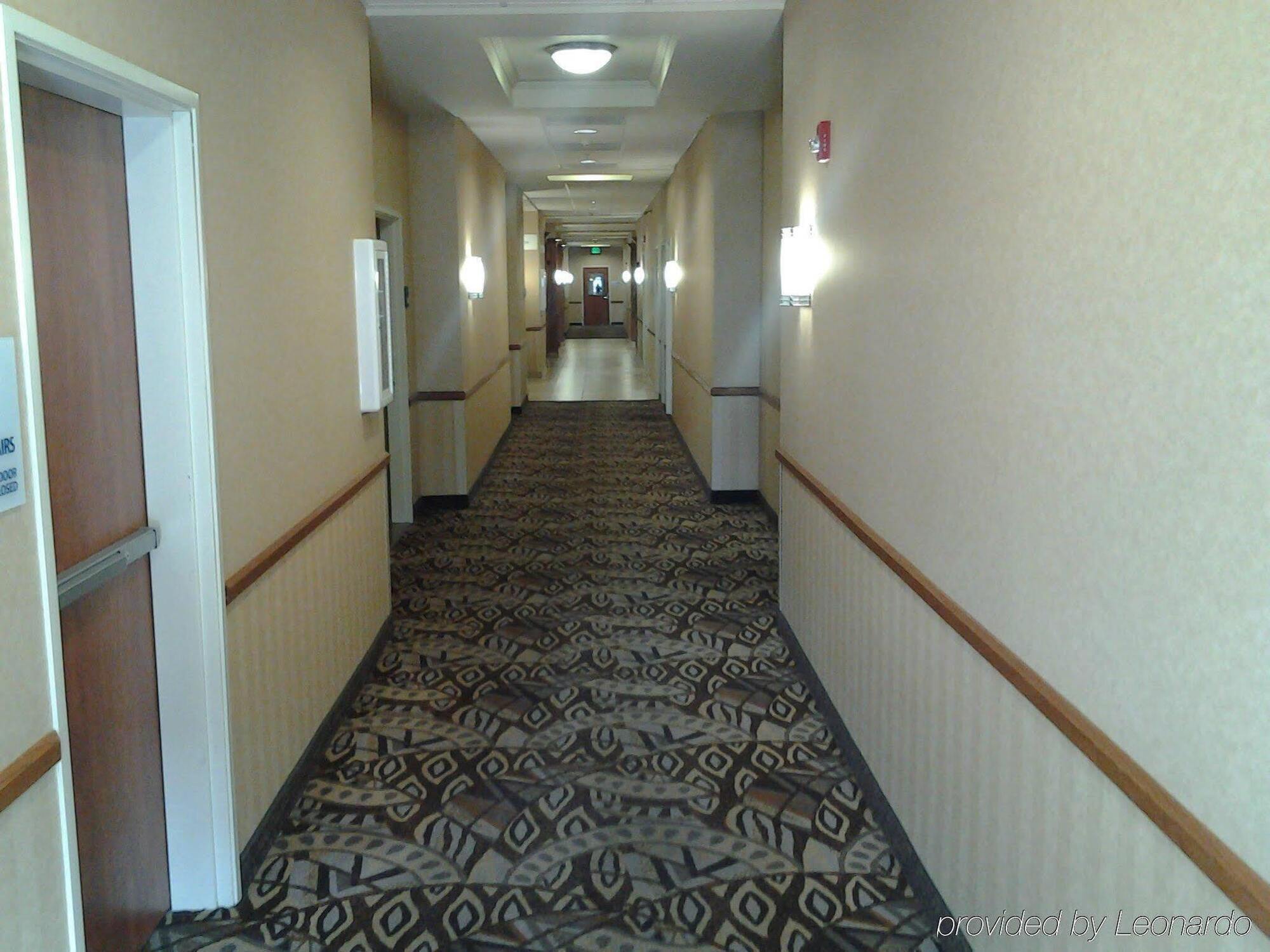 Holiday Inn Express & Suites Klamath Falls Central By Ihg Exterior foto